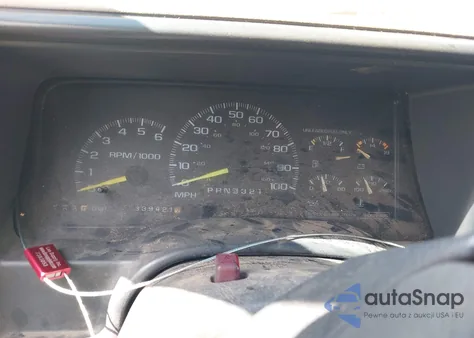 1999 Chevrolet C2500 z USA, uszkodzony, nr VIN 1GCGC23R0XF038900